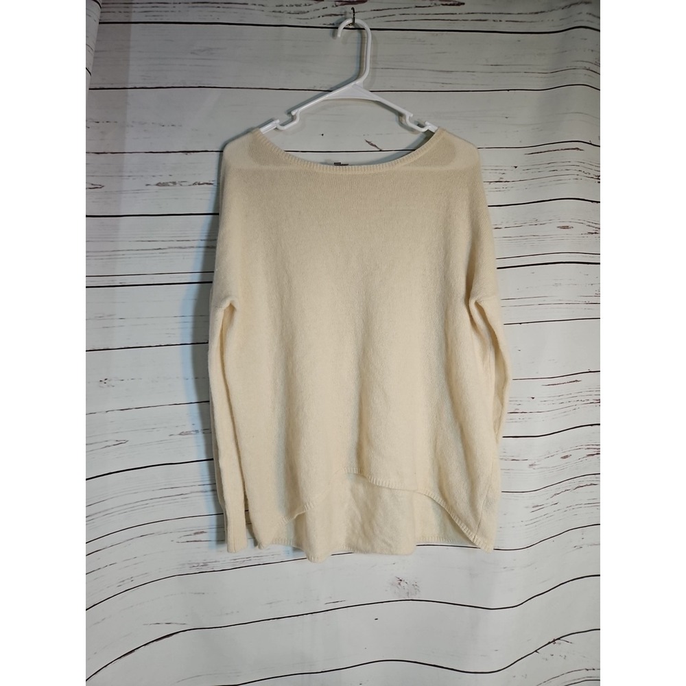 360 Cashmere Cream Light Sweater Size‎ M